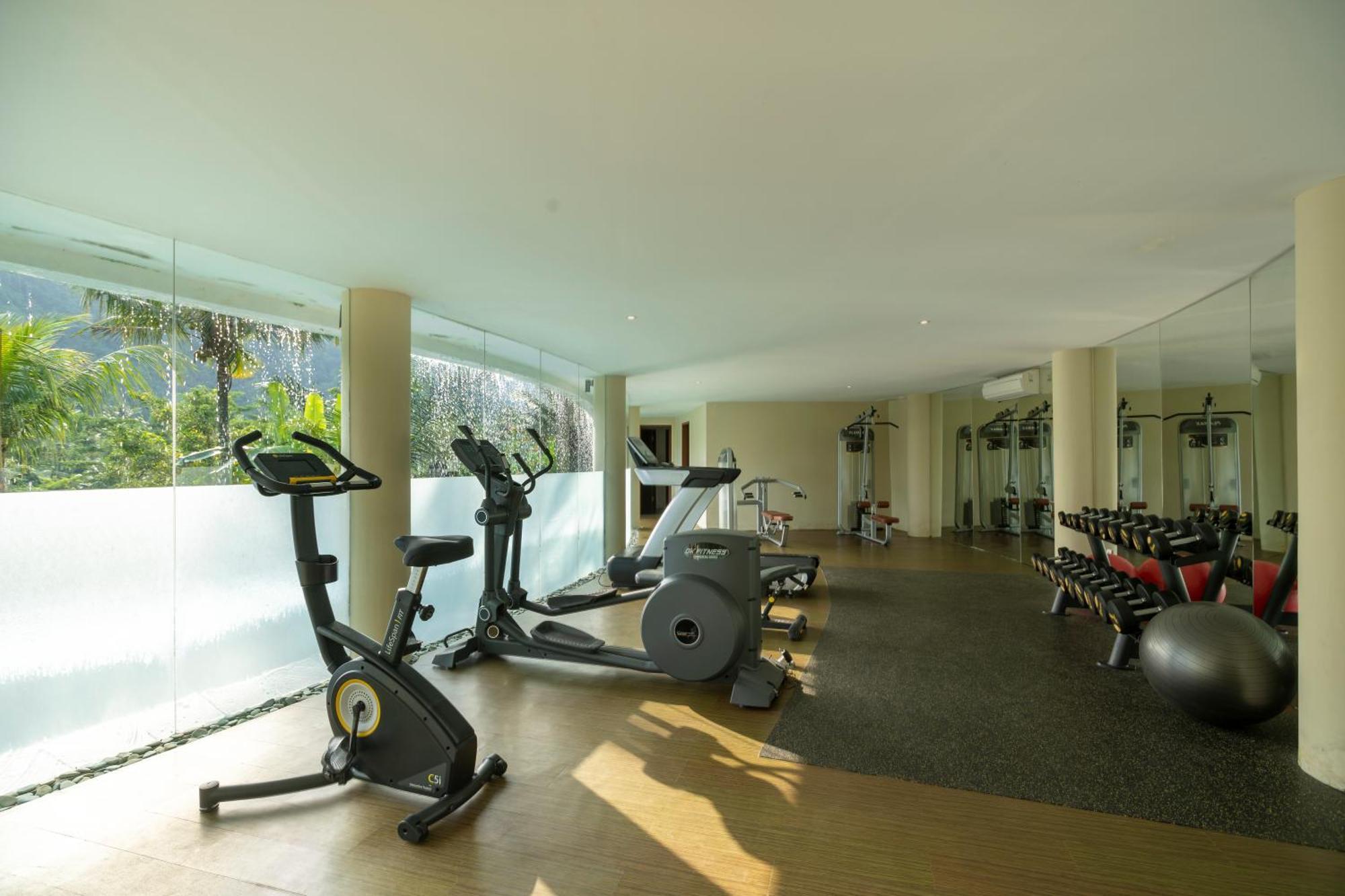 Wapa Di Ume Sidemen Otel Dış mekan fotoğraf The gym at the hotel