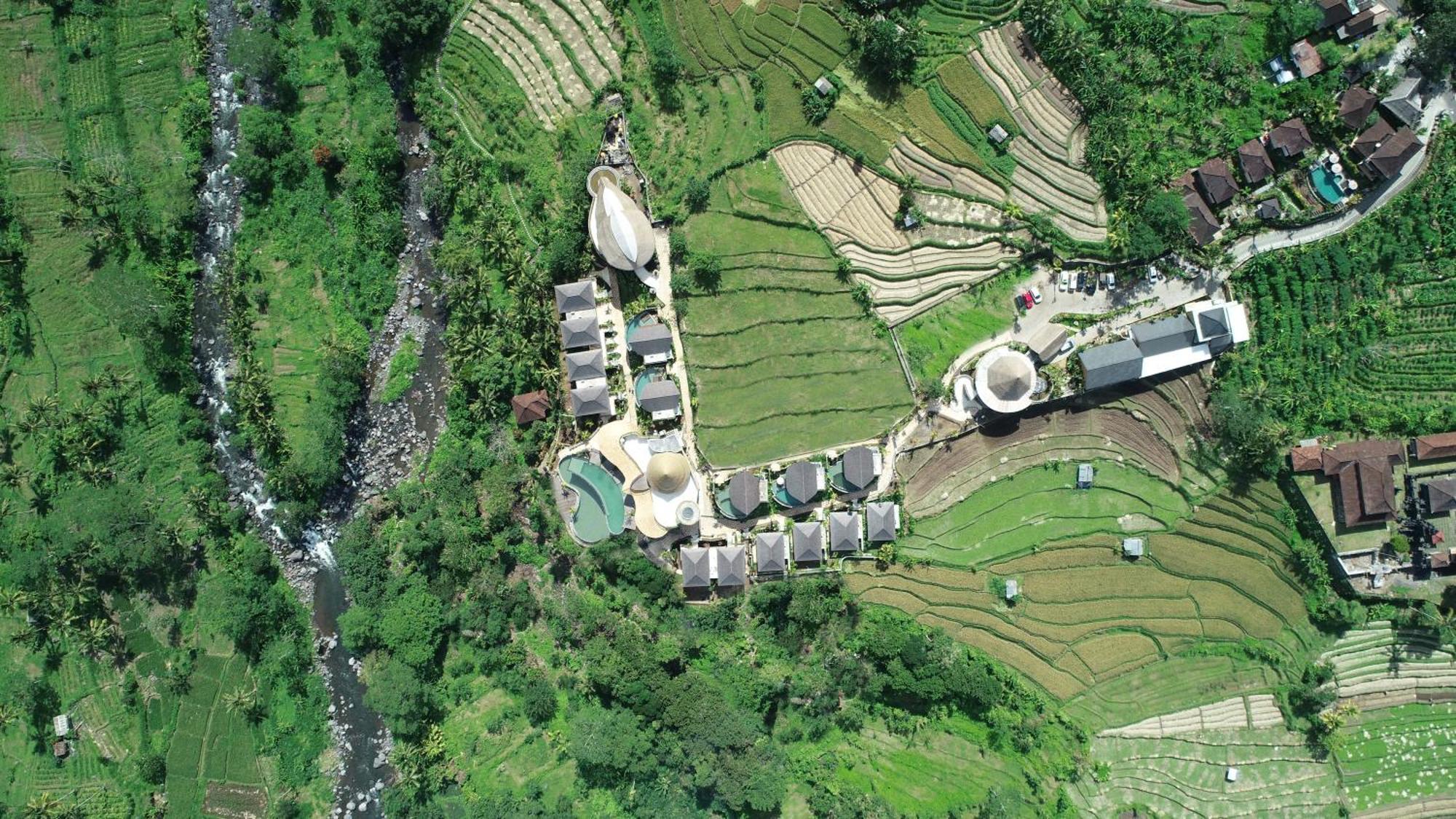 Wapa Di Ume Sidemen Otel Dış mekan fotoğraf Aerial view of the village
